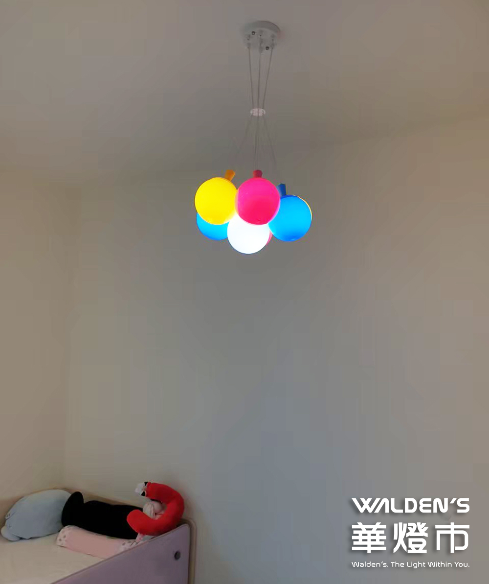 繽紛氣球童趣7燈吊燈安裝實例